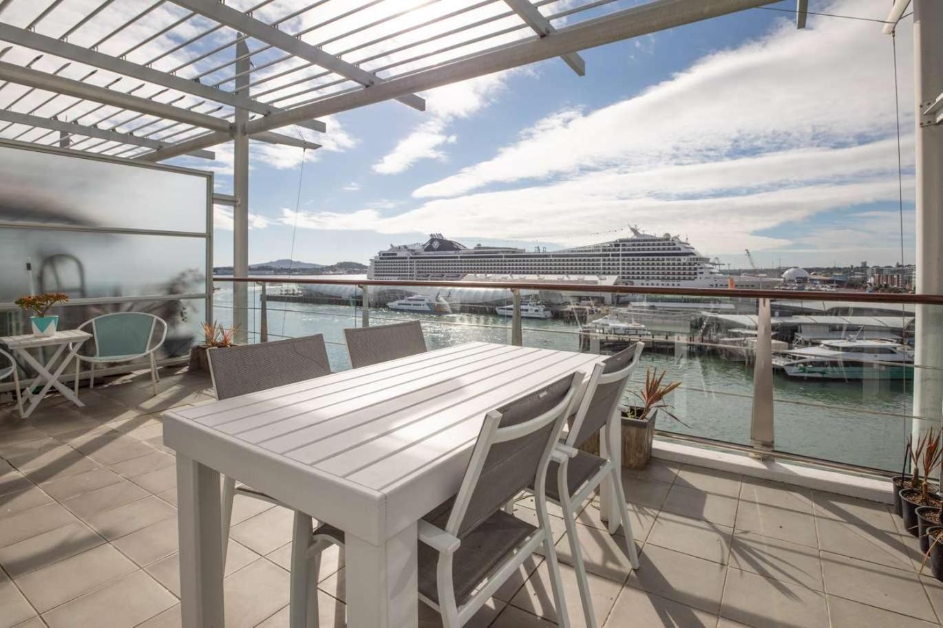Waterfront Seaview Hotel Apartment - Same Building Block As Auckland Hilton Екстериор снимка